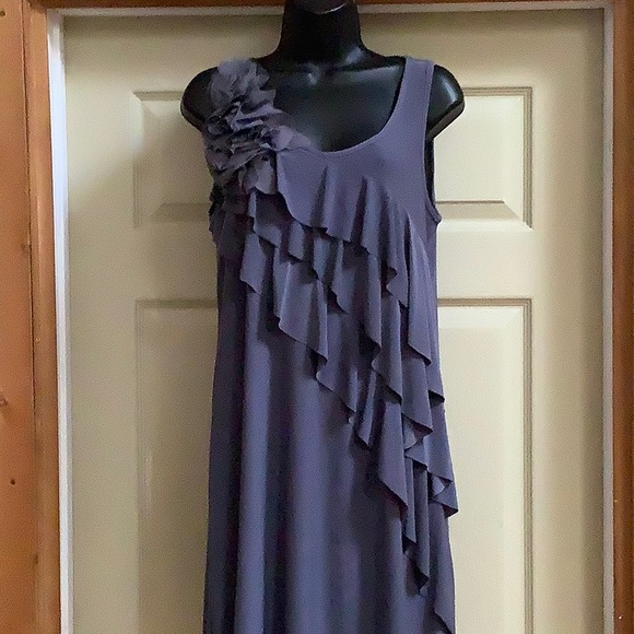 NWT NIC & DOM grey ruffle front dress - Picture 3 of 9